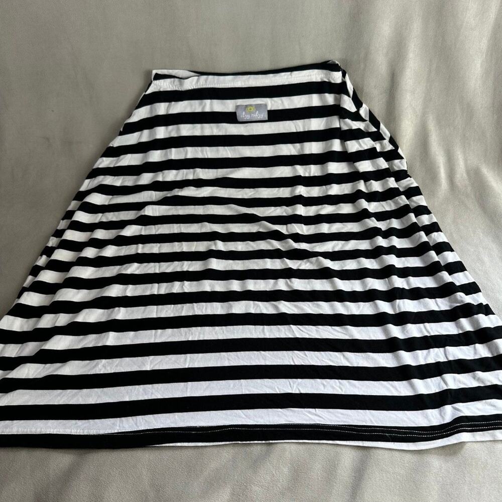 Itzy Ritzy Milk Boss Black and White Striped Nursing Cover